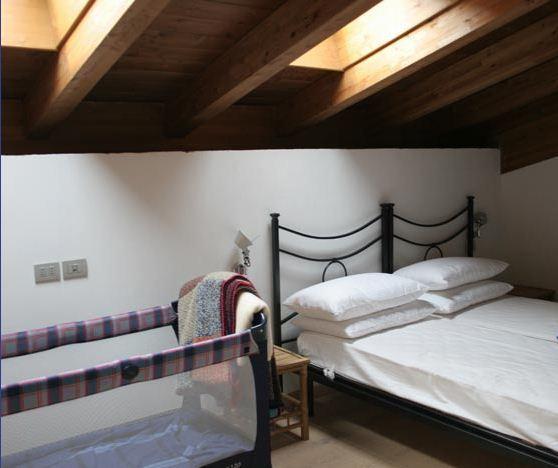 B&B Gardumo Ronzo-Chienis Ruang foto